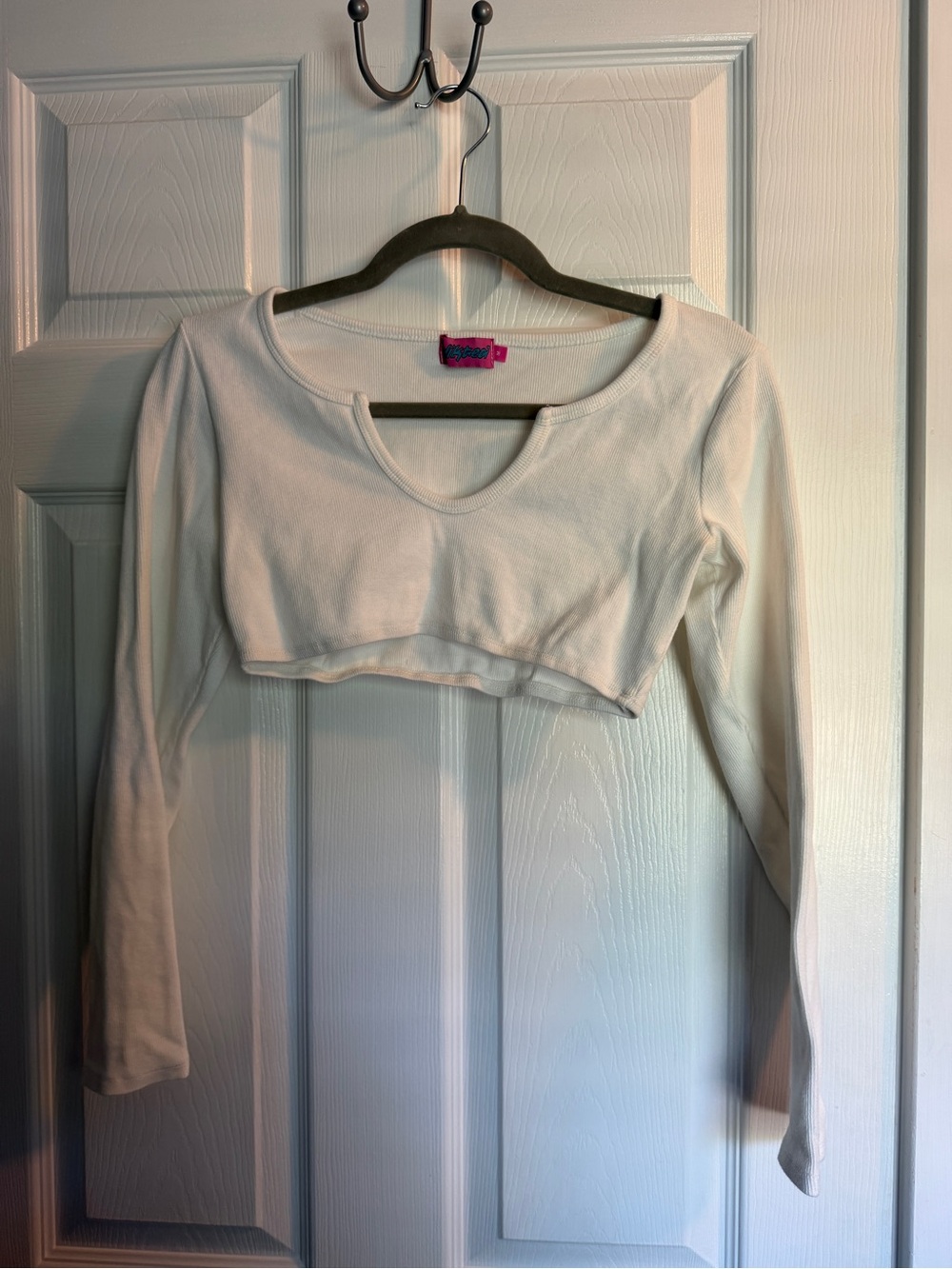 Edikted White Long-Sleeve Cropped Top